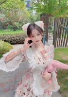 大家好，我是思思，请大家多多照顾~！