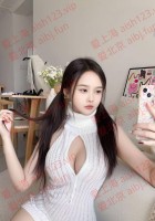 大家好，我是伊玲，请大家多多照顾~！