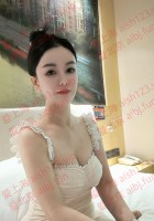 大家好，我是佳佳，请大家多多照顾~！